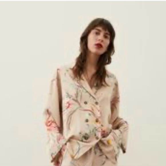 🌺H&M Sz S Floral Beige Women's Oversized Double Breast Silky Kimono Shirt - Picture 2 of 9
